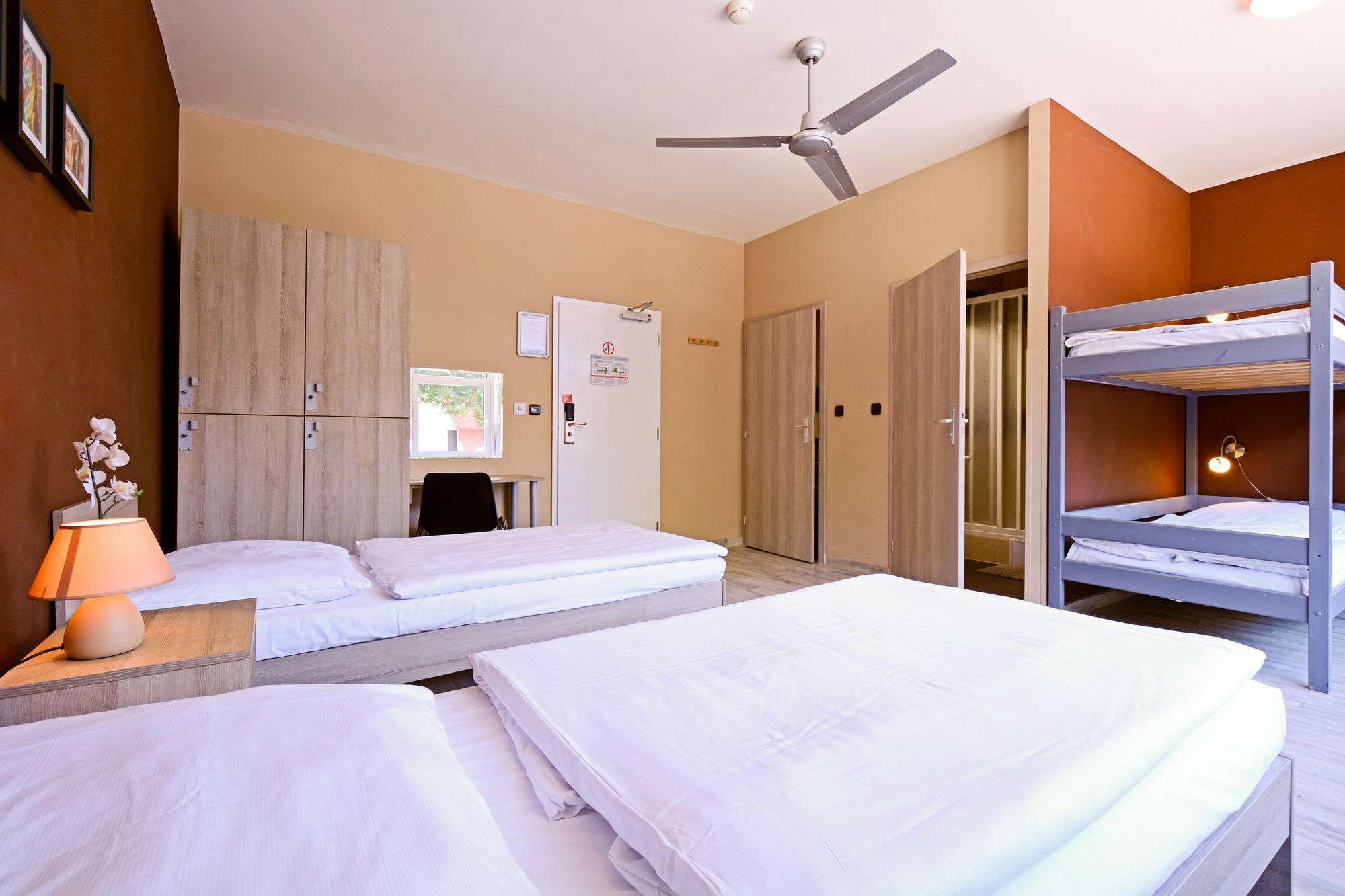 Plus Prague Hostel Eksteriør billede